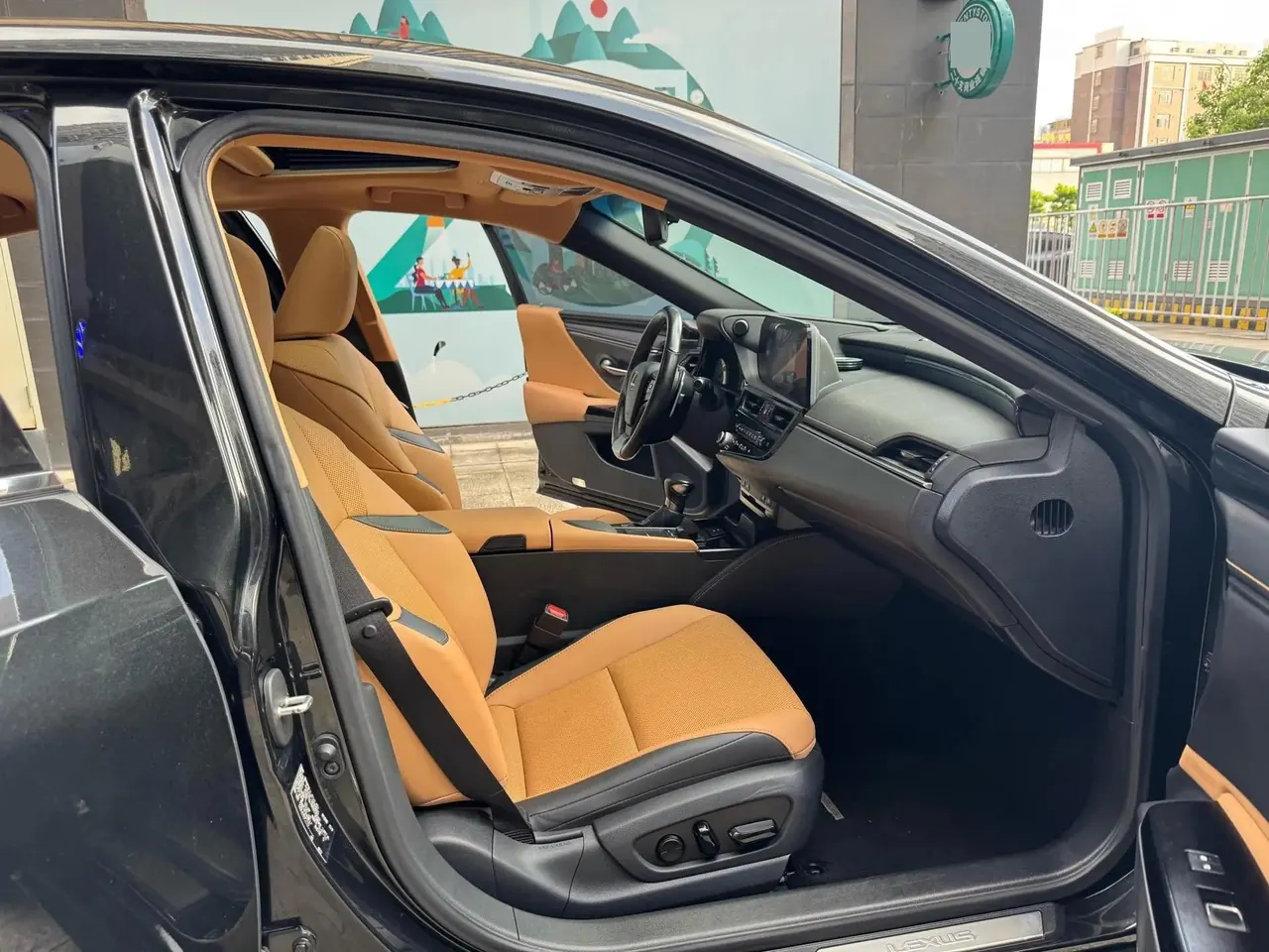 Lexus ES 2021 300h Prestige Edition 6