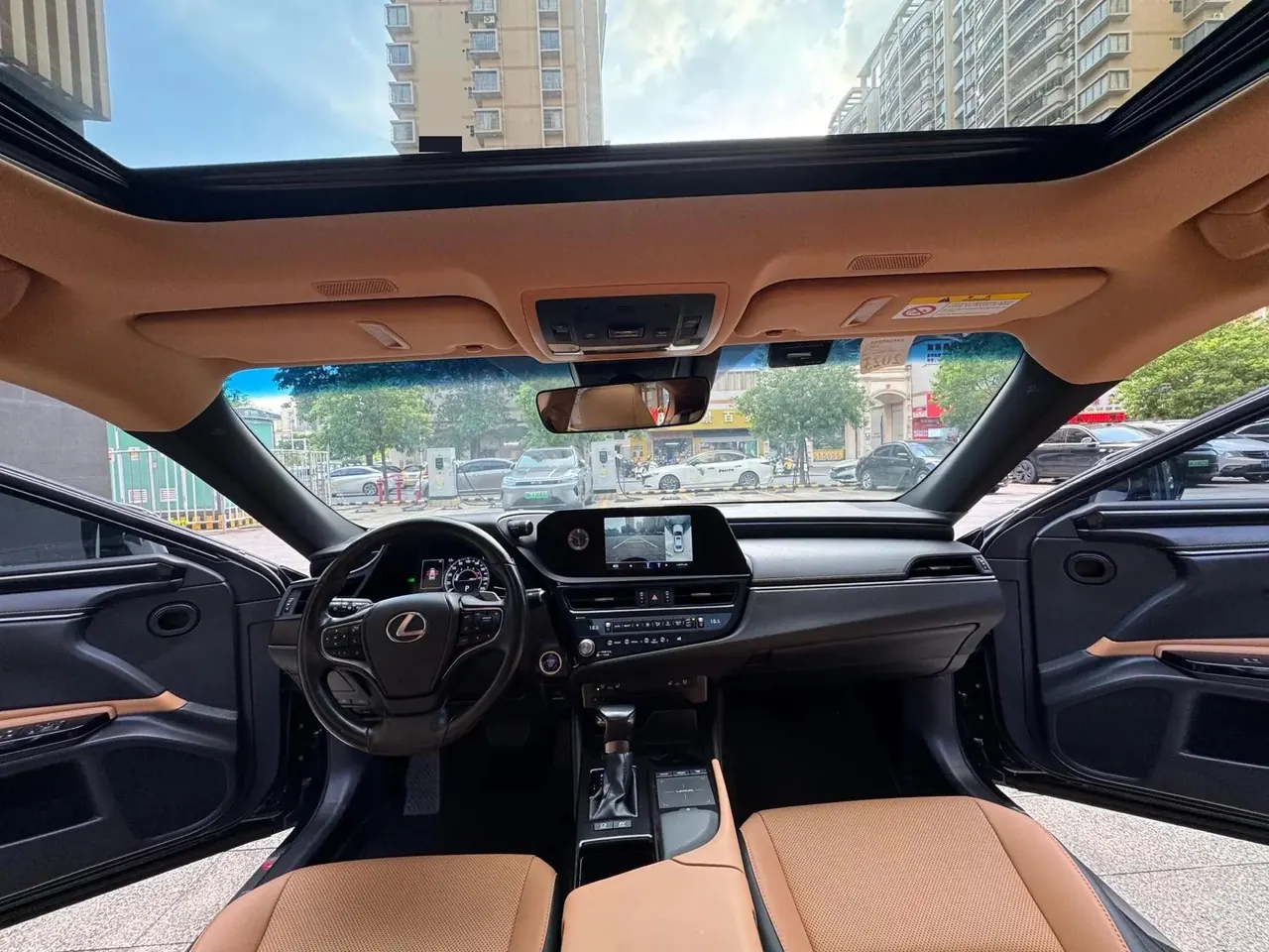 Lexus ES 2021 300h Prestige Edition 9