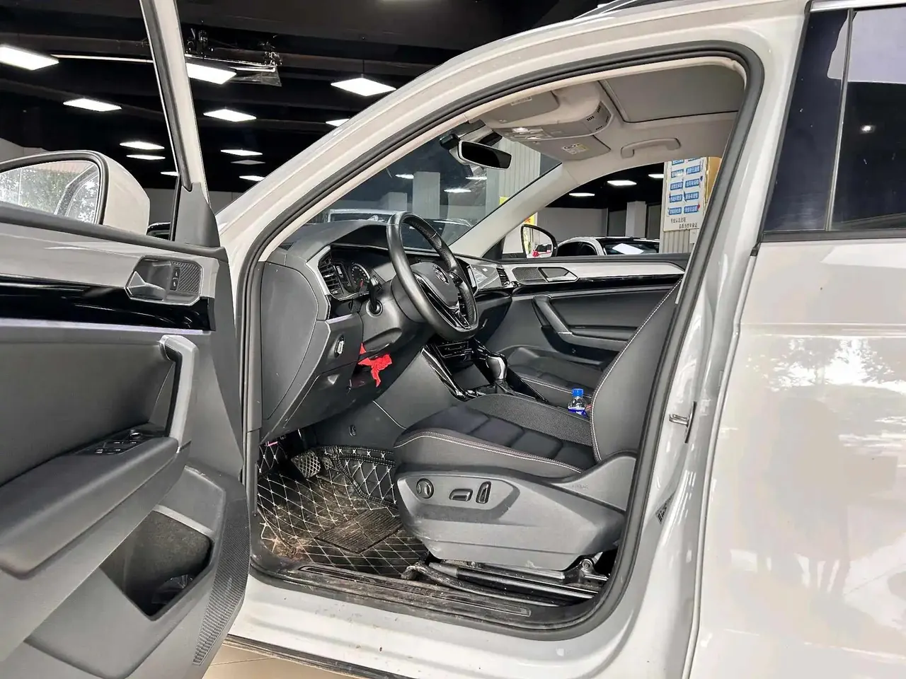 Tangyue 2020 330TSI Front-Wheel-Drive Luxury Smart Connectivity Edition 4