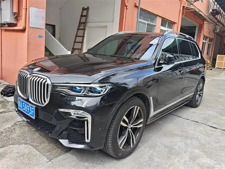 BMW X7 2022 xDrive40i exclusive M sports suit - View 1