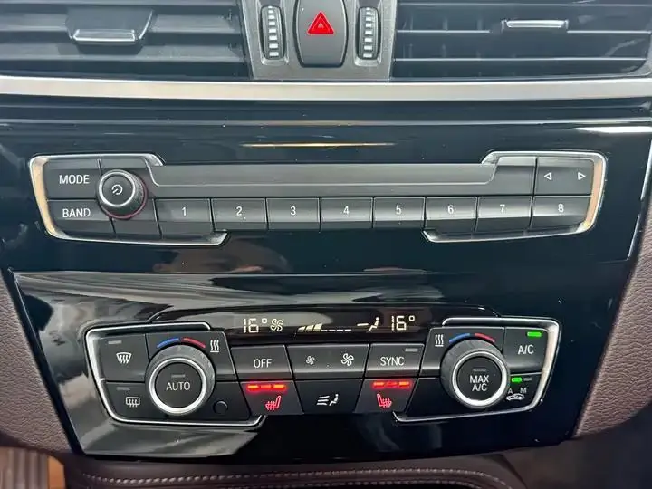 BMW X1 2022 sDrive20Li Luxury Model 10