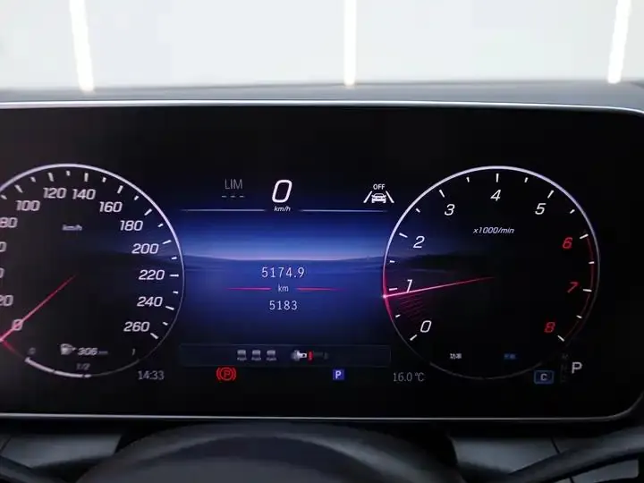 Mercedes Benz GLC 2025 model modified GLC 260 L 4MATIC luxury model 16