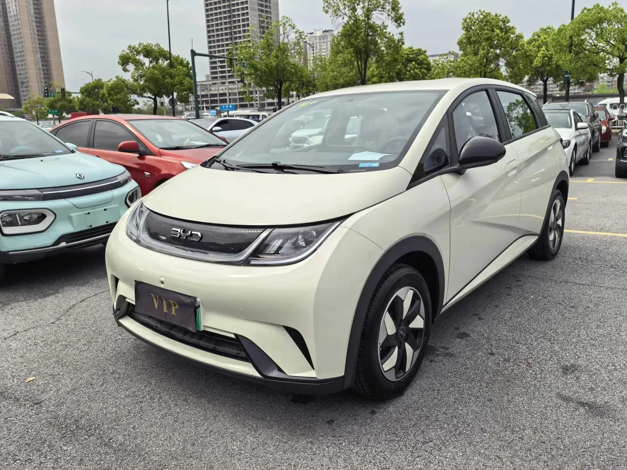 BYD 2025 Dolphin 420km Freedom Edition Automatic - View 1