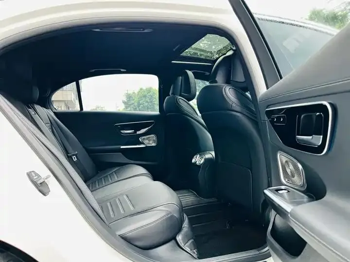 Mercedes Benz Class C 2022 C 200 L Sports Edition 12