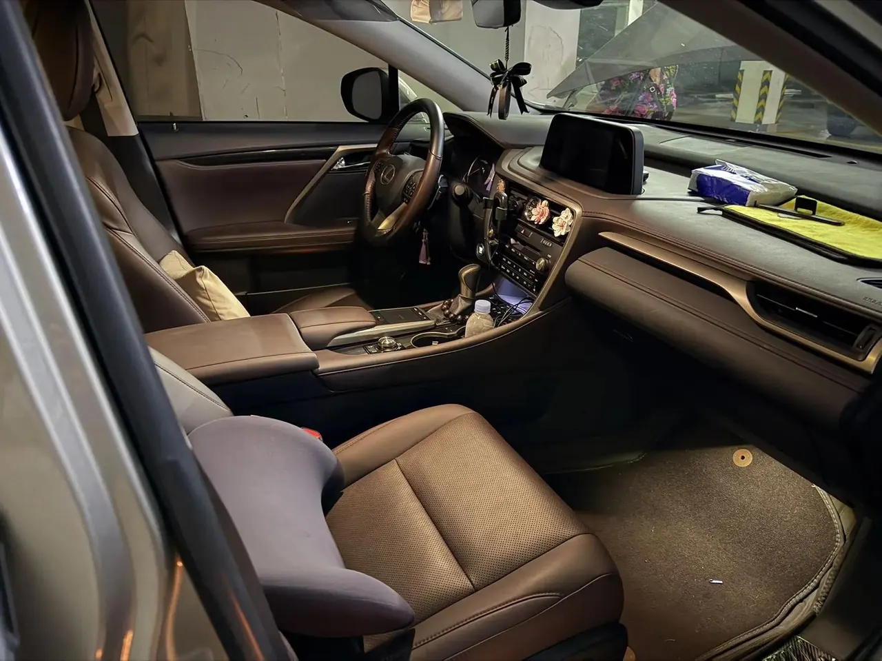 Lexus RX 2020 15000.00g Drive Comfort Edition Country V 5