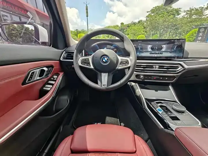 BMW i3 2024 eDrive 35 L 10