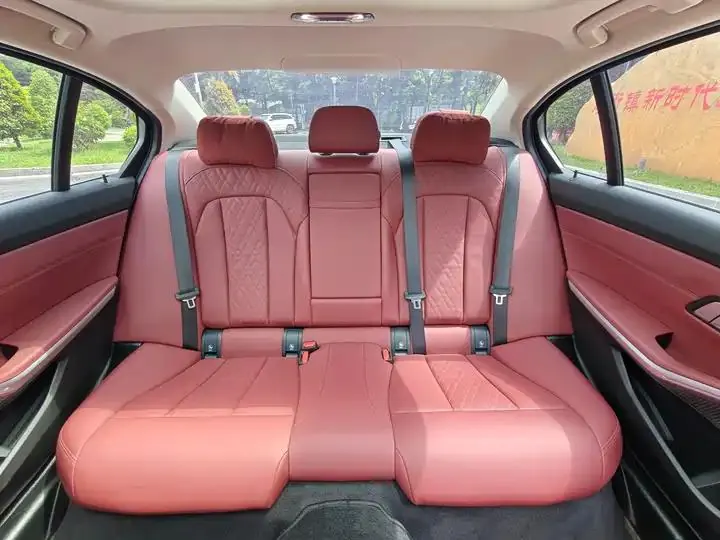 BMW i3 2024 eDrive 35 L 12