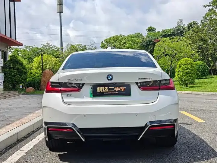BMW i3 2024 eDrive 35 L 5