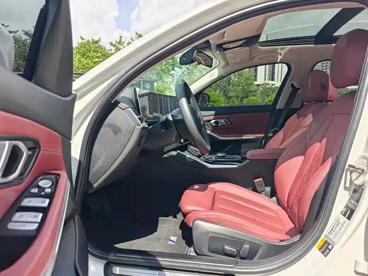 BMW i3 2024 eDrive 35 L 8