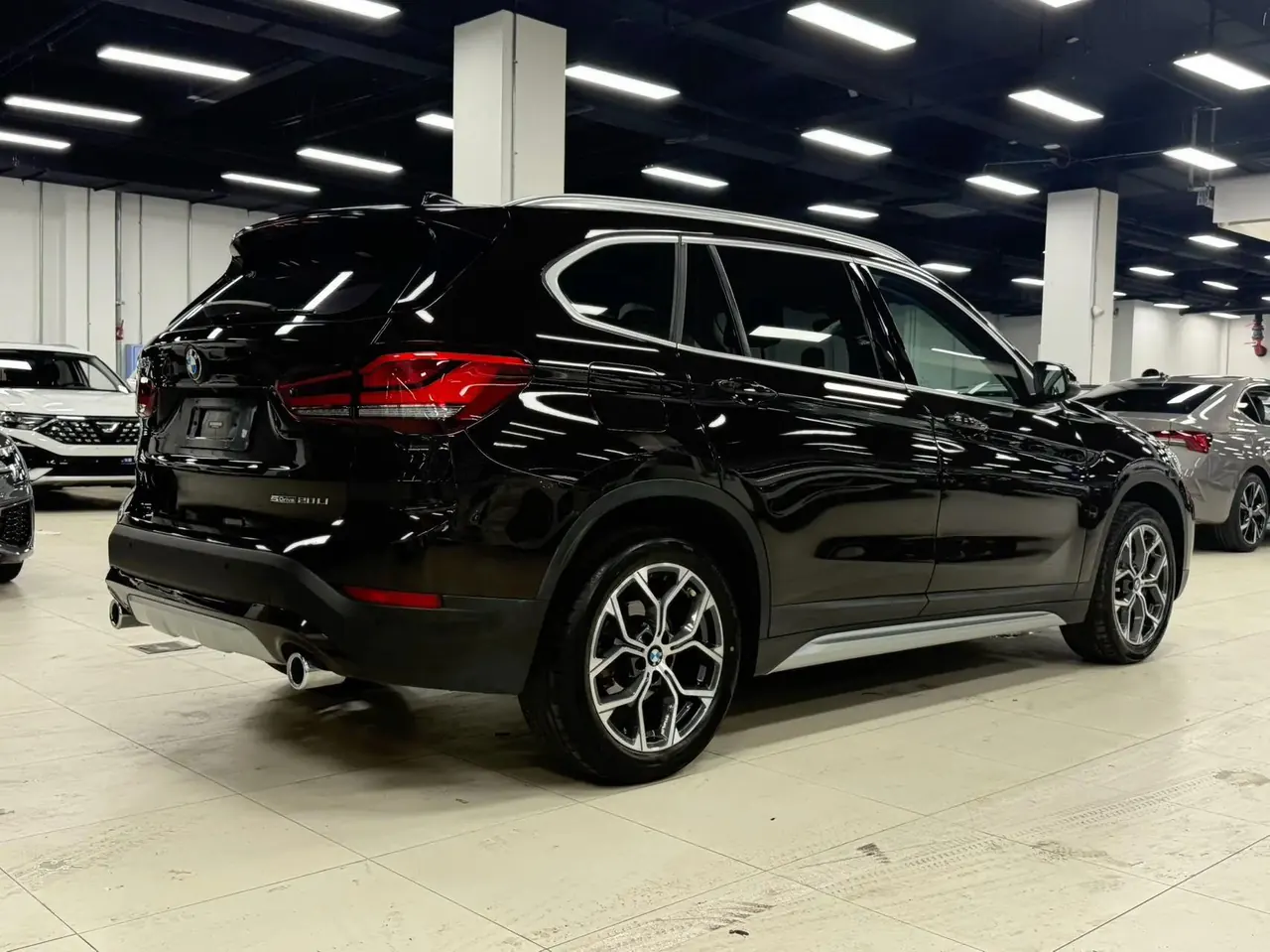 BMW X1 2022 sDrive20Li Luxury Model 3