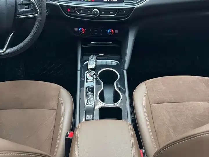 Regal 2022 552T Smart 19