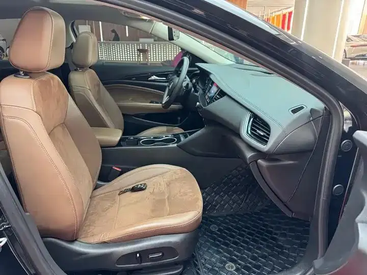 Regal 2022 552T Smart 37