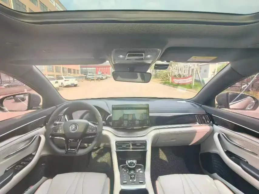 2021 BYD Song PLUS DM-i 110km Flagship Model 4