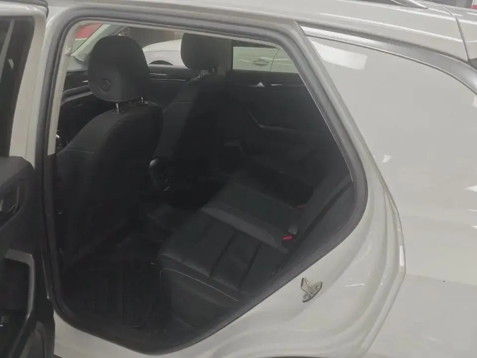 T-ROC 2021 280TSI DSG Front-Wheel-Drive Comfort Smart Connect Edition 3
