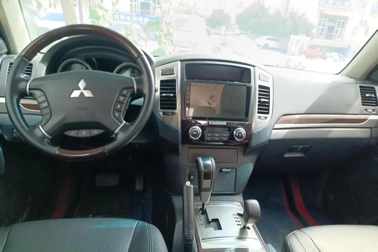 Pajero (Imported) 2018 3.0L Automatic Standard Edition 4