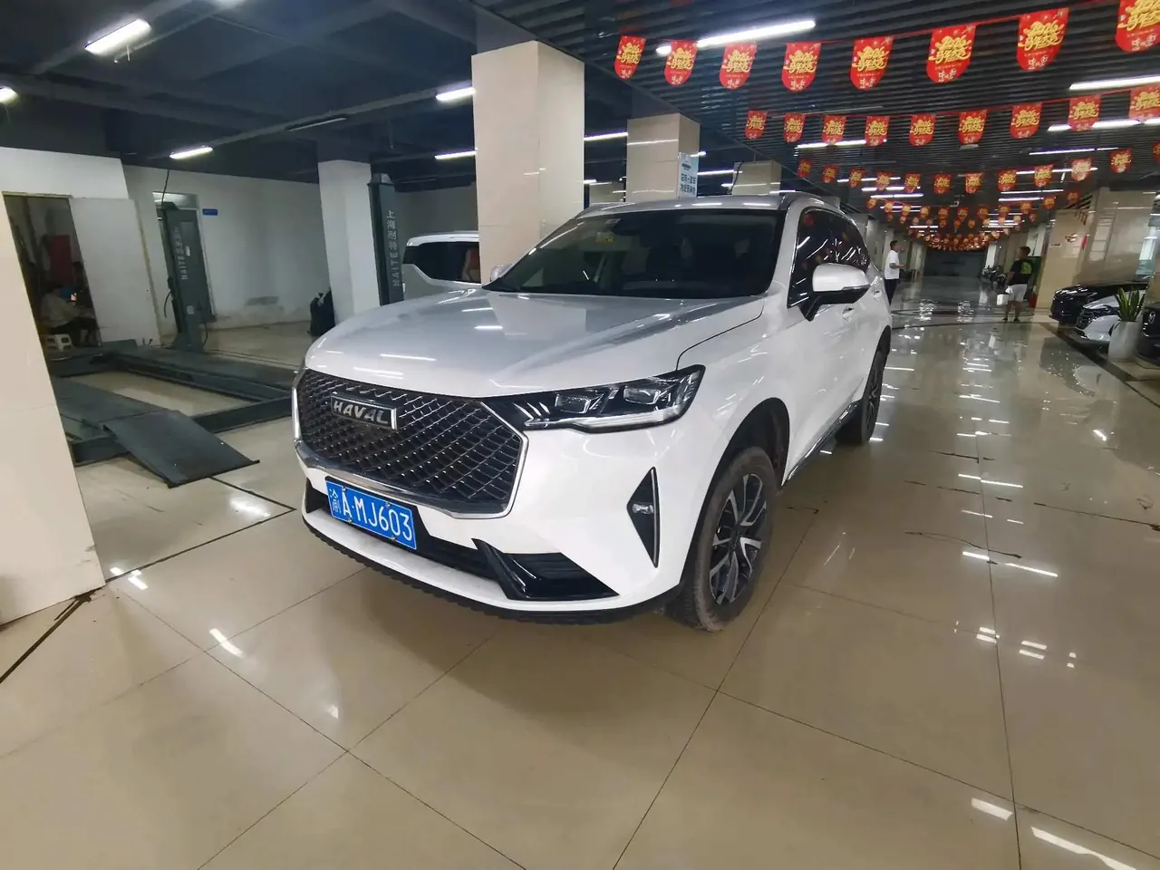 Haval 2022 H6 1.5T Two-Wheel Drive Plus Automatic - View 1