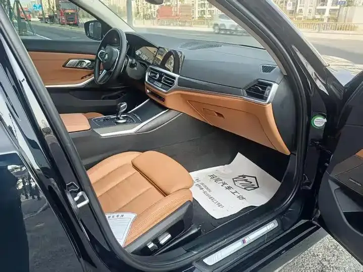 BMW 3 Series 2020 325Li M Sports Night Suit 14