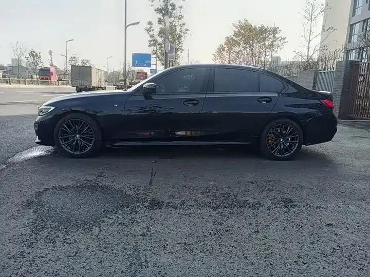 BMW 3 Series 2020 325Li M Sports Night Suit 4