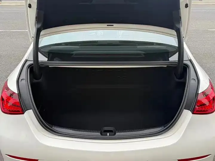Mercedes Benz Class C 2025 to C 260 L Night Sports Edition 15