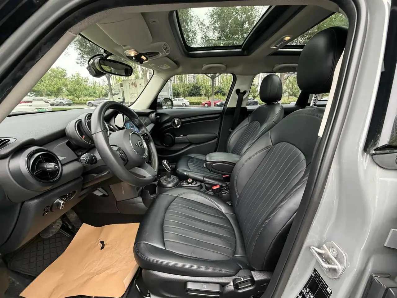 MINI 2022 model change 1.5T ONE five-door version PLUS 7