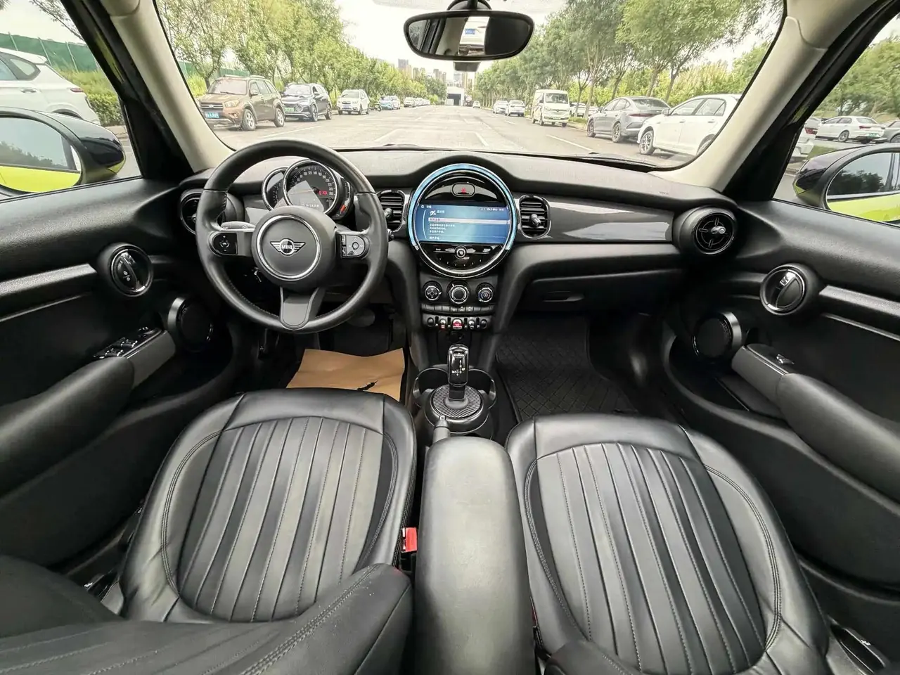 MINI 2022 model change 1.5T ONE five-door version PLUS 8