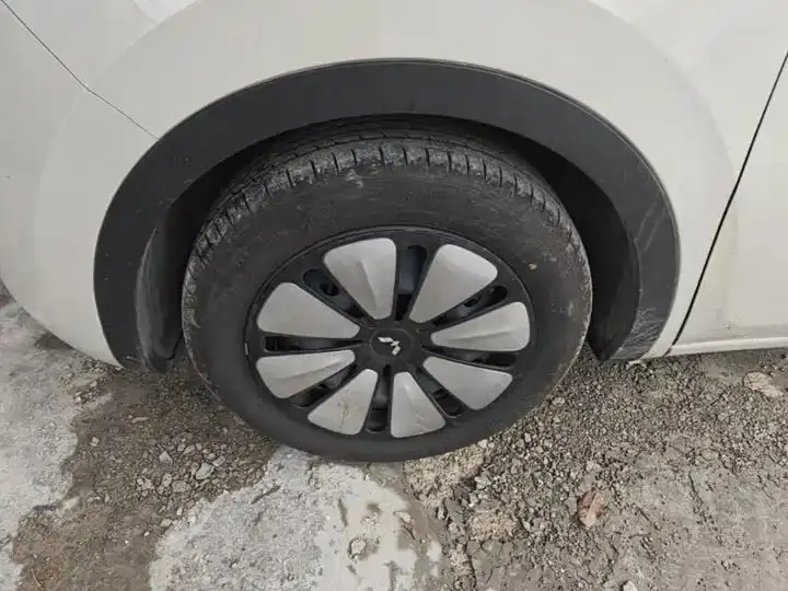 WuLing Plantronics 2023 333km LingBox Connected 23