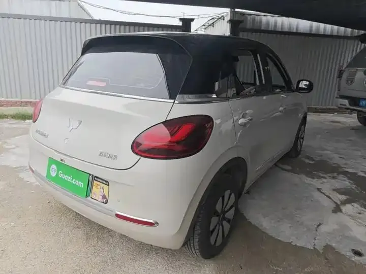 WuLing Plantronics 2023 333km LingBox Connected 7
