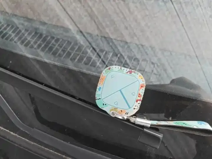 WuLing Plantronics 2023 333km LingBox Connected 9