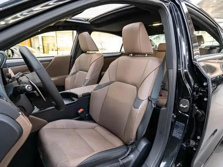 Lexus ES 2025 300h Premium Edition 11
