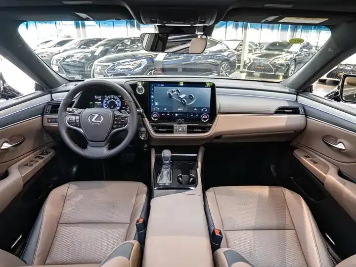 Lexus ES 2025 300h Premium Edition 13