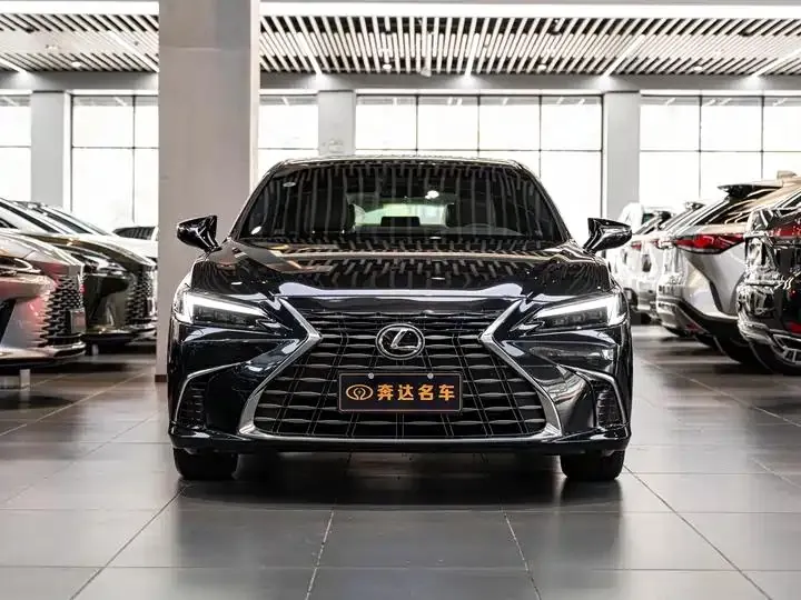 Lexus ES 2025 300h Premium Edition 2