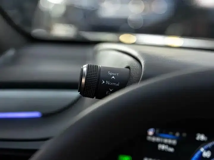 Lexus ES 2025 300h Premium Edition 20