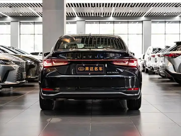 Lexus ES 2025 300h Premium Edition 5