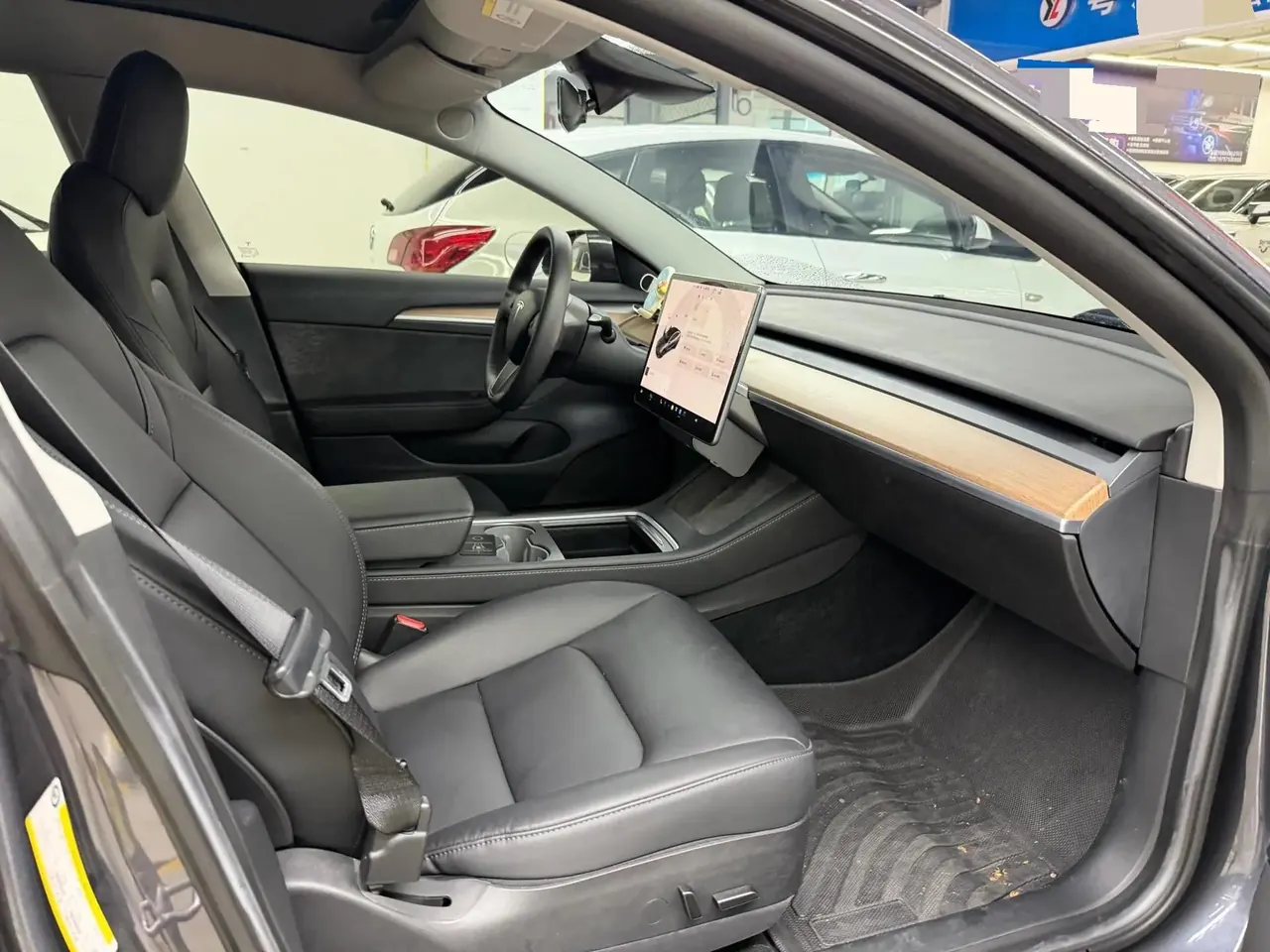 2021 Model 3 Standard Range Rear-Wheel Drive Upgrade Version 5