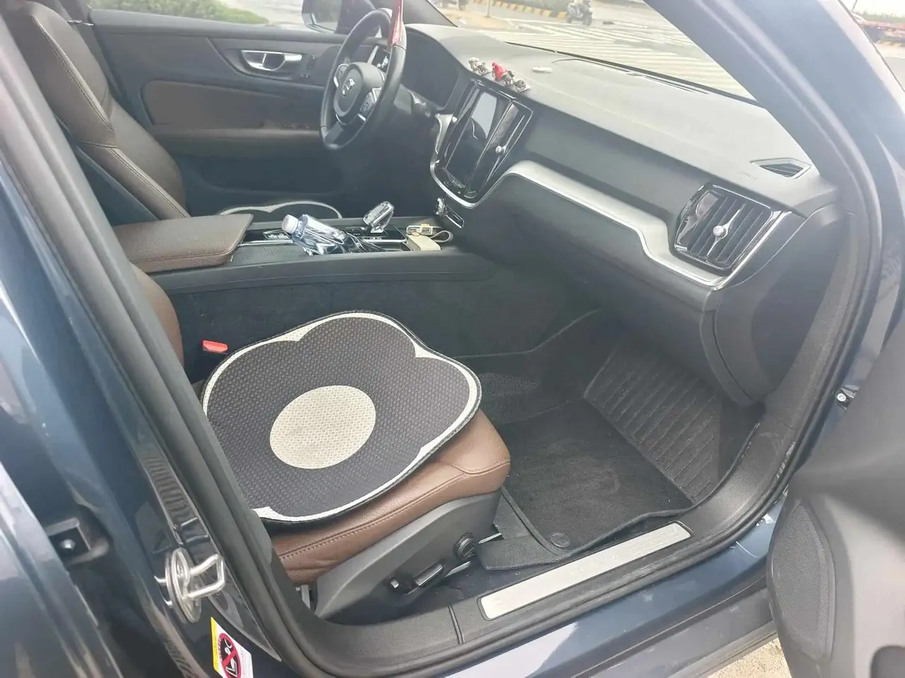 Volvo S60 2022 B4 Zhiyi Deluxe Edition 4