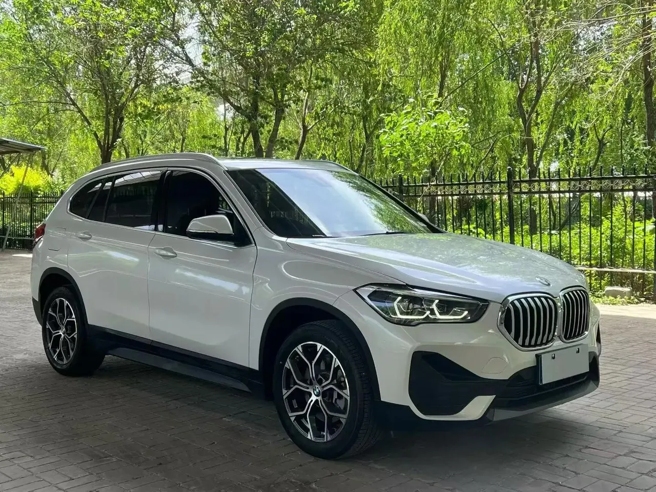 BMW X1 2021 sDrive25Li Leading Model 3