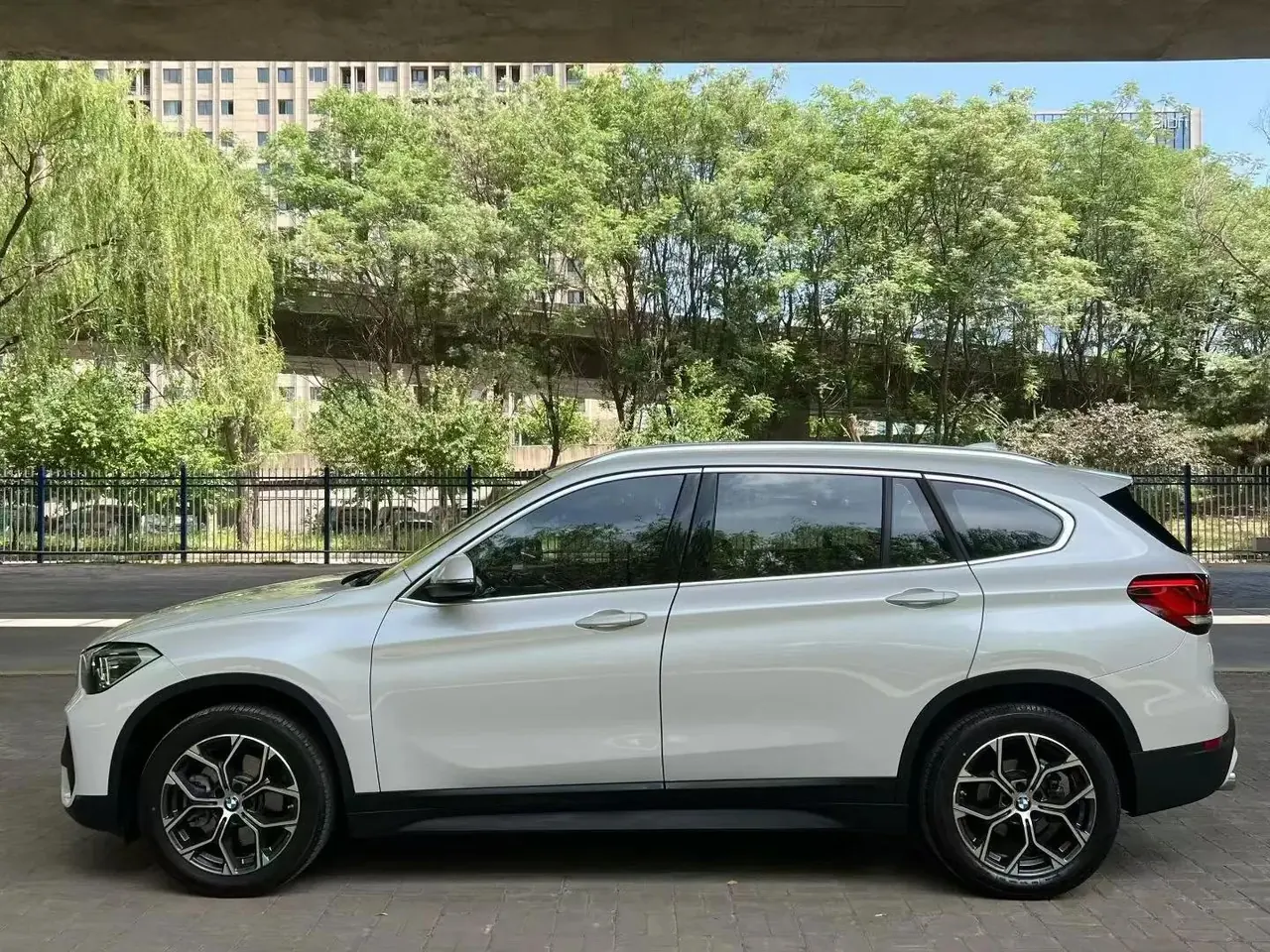 BMW X1 2021 sDrive25Li Leading Model 7