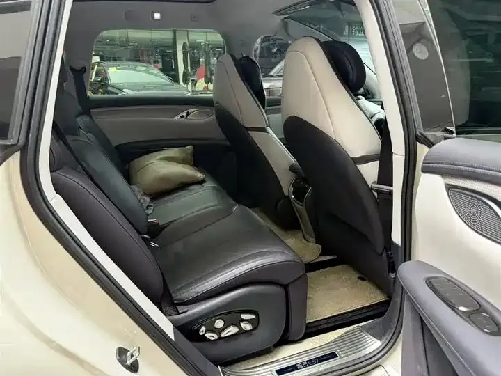 IM LS7 2023 90kWh Elite 4WD Edition 6