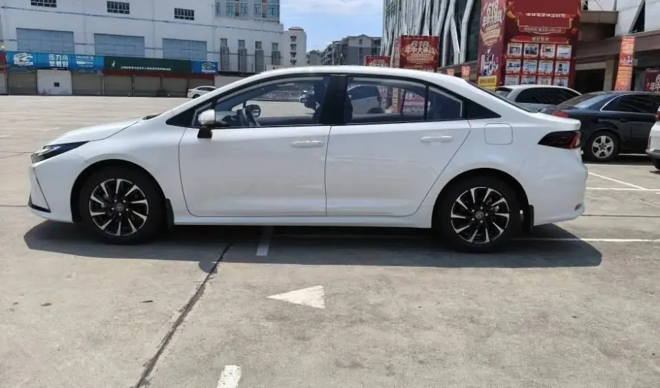 Toyota 2026 Corolla Double Engine 1.8 Stepless Elite Automatic Gear 4