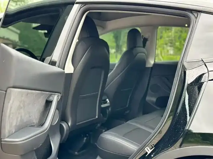 Model Y 2022 rear-wheel drive version 7
