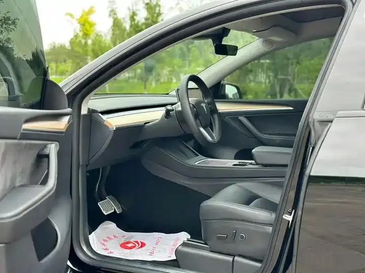 Model Y 2022 rear-wheel drive version 8