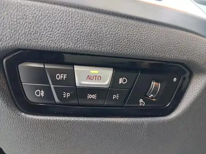 BMW 3 Series 2023 model 320Li M Sport Package 17
