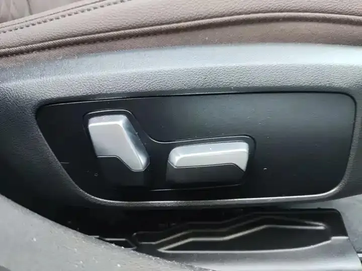 BMW 3 Series 2023 model 320Li M Sport Package 9