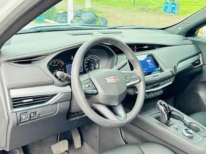 Cadillac XT4 2021 28T Two-Wheel Drive Premium Model 11