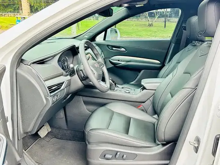 Cadillac XT4 2021 28T Two-Wheel Drive Premium Model 8