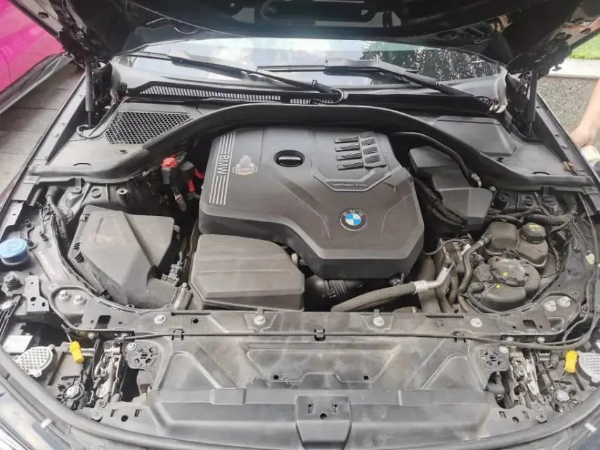 BMW 3 Series 2021 325i M Sports Suit 4