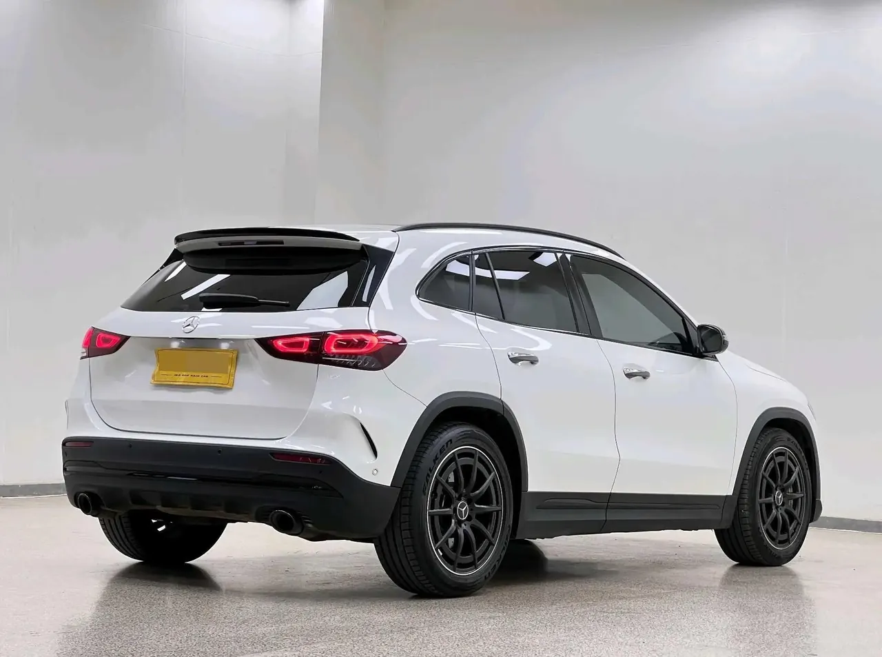 Mercedes Benz GLA AMG 2022 AMG GLA 35 4MATIC 5