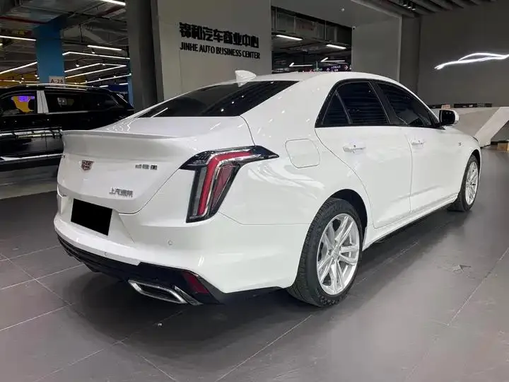 Cadillac CT4 2021 28T fashion model 7