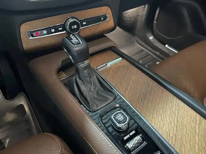 Volvo XC90 2020 model change T6 Zhiyi Deluxe Edition 7 seats 12
