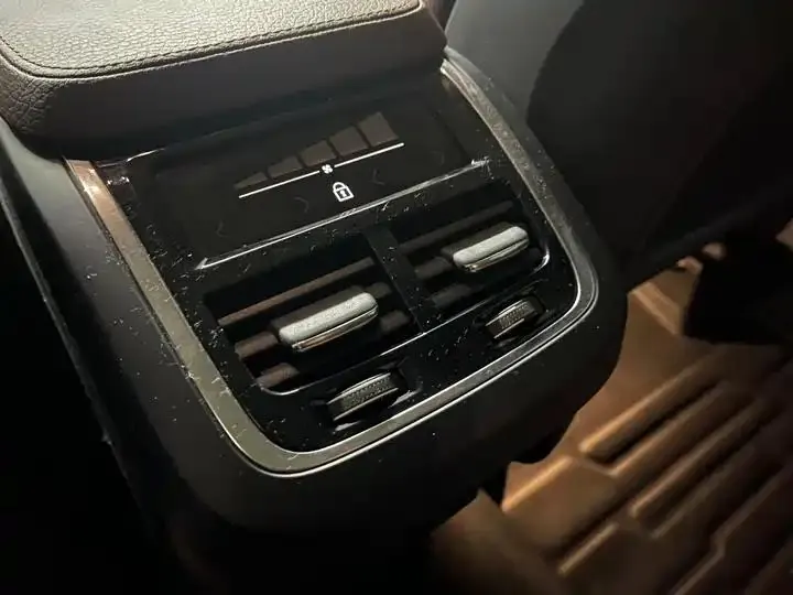 Volvo XC90 2020 model change T6 Zhiyi Deluxe Edition 7 seats 17
